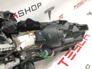 фара (запчасти) прав., ориг. номер C300000464-L, PT00000464H, Rivian R1T 2021-2024