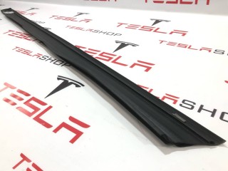 Уплотнитель порога, ориг. номер PT00002356, PT00002361, Rivian R1T 2021-2024