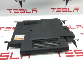 Крышка защитная, ориг. номер PT00211097-C, RL00000036, Rivian R1T 2021-2024