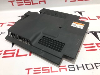 Крышка защитная, ориг. номер PT00211097-C, RL00000036, Rivian R1T 2021-2024