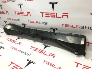 Поперечная балка усиления стаканов, ориг. номер PT00015932, PT015931, Rivian R1T 2021-2024