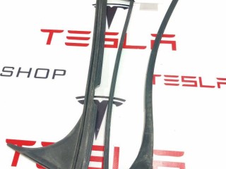 Уплотнитель стойки B наружной, ориг. номер 1032152-00-C, Tesla Model X 2015-2021