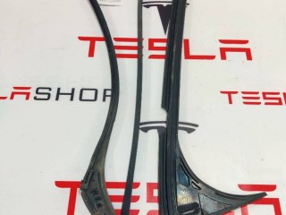 Уплотнитель стойки B наружной, ориг. номер 1032152-00-C, Tesla Model X 2015-2021