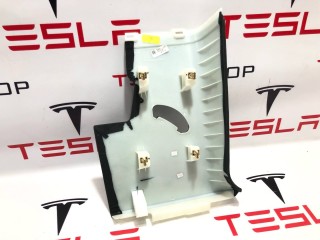 Накладка стойки С, ориг. номер PT00001378, Rivian R1T 2021-2024