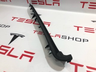 Накладка декоративная стойки A (магнит), ориг. номер 1050294-06-H, Tesla Model X 2015-2021