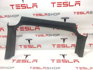 Накладка стекла, подъемной задней двери, ориг. номер 1052334-06-G, Tesla Model X 2015-2021