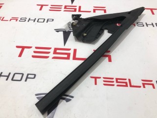 Уплотнитель форточки двери, ориг. номер 1090501-00-G, Tesla Model 3 2017-2021