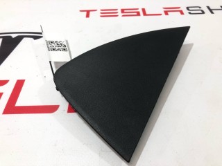 Накладка боковая торпеды, ориг. номер 1083361-00-D, Tesla Model 3 2017-2021