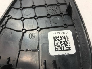 Накладка боковая торпеды, ориг. номер 1083361-00-D, Tesla Model 3 2017-2021