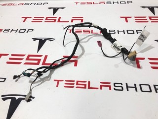 прочая запчасть, ориг. номер 1041316-00-B, 1041318-00-B, Tesla Model S 2012-2016