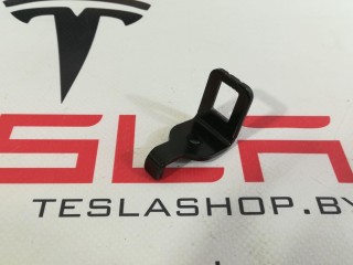 Кронштейн планки крепления аккумулятора 12V, ориг. номер 1118598-00-C, Tesla Model 3 2017-2021