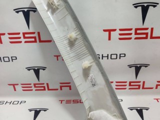 Накладка стойки А, ориг. номер 1086241-91-J, Tesla Model 3 2017-2021