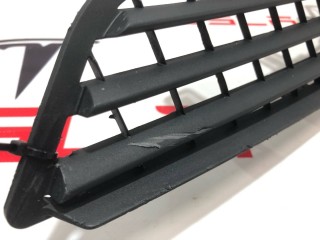 Решётка радиатора бампера переднего, ориг. номер 1050143-00-E, Tesla Model X 2015-2021