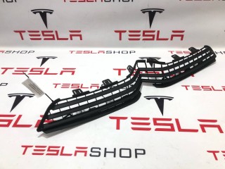 Решётка радиатора бампера переднего, ориг. номер 1050143-00-E, Tesla Model X 2015-2021
