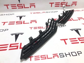 Решётка радиатора бампера переднего, ориг. номер 1050143-00-E, Tesla Model X 2015-2021