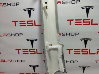 Накладка стойки С, ориг. номер 1086269-01-L, Tesla Model 3 2017-2021