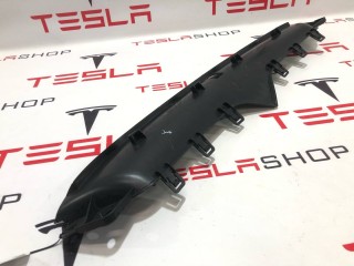 Накладка гриля бампера переднего верхняя, ориг. номер 1047021-00-E, Tesla Model X 2015-2021