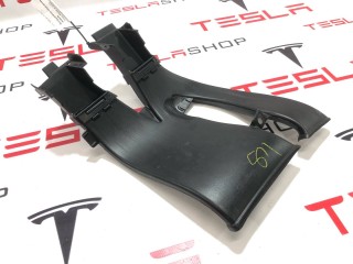 Воздуховод противотуманной фары, ориг. номер 1043929-00-E, Tesla Model X 2015-2021