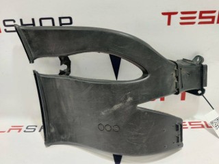 Воздуховод противотуманной фары, ориг. номер 1043929-00-E, Tesla Model X 2015-2021