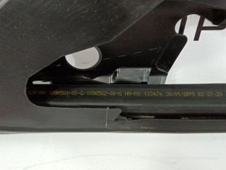 Уплотнитель форточки двери, ориг. номер 1090502-00-G, Tesla Model 3 2017-2021