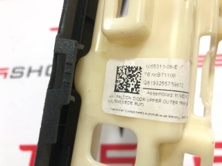 Накладка подъемной задней двери, ориг. номер 1060411-00-C, 1055011-00-F, 1055018-00-D, Tesla Model X 2015-2021