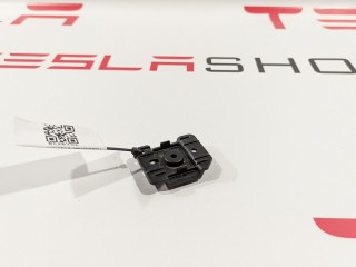 Кронштейн крепления козырька солнцезащитного, ориг. номер 1090081-00-E, Tesla Model 3 2017-2021