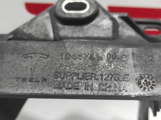 Кронштейн крепления модуля ABS, ориг. номер 1044741-00-D, Tesla Model 3 2017-2021