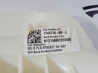 Кронштейн накладки, стойки В, ориг. номер 1103776-00-L, Tesla Model 3 2017-2021