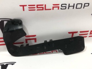Кронштейн крепления фары противотуманной правой, ориг. номер 1089450-00-A, Tesla Model 3 2017-2021