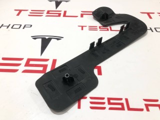 Кронштейн крепления фары противотуманной правой, ориг. номер 1089450-00-A, Tesla Model 3 2017-2021