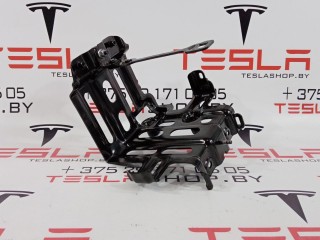 Крепление аккумулятора 12V, ориг. номер 1103710-00-B, 1119120-00-D, Tesla Model 3 2017-2021