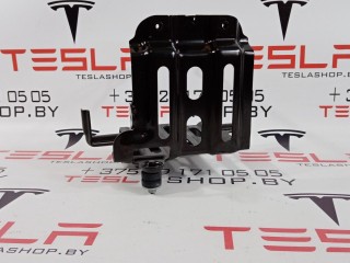 Крепление аккумулятора 12V, ориг. номер 1103710-00-B, 1119120-00-D, Tesla Model 3 2017-2021