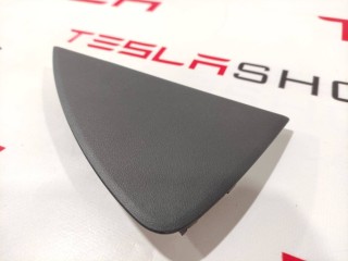 Накладка боковая торпеды, ориг. номер 1083361-00-D, Tesla Model 3 2017-2021
