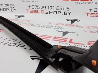Уплотнитель стекла внутренний двери, ориг. номер 1090496-00-E, Tesla Model 3 2017-2021