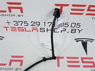 Шланг форсунки стеклоомывателя, ориг. номер 1052887-00-C, Tesla Model S 2012-2016