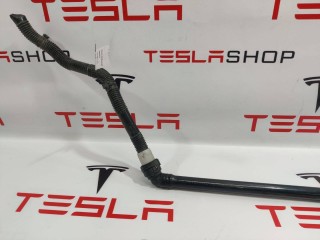 Шланги охлаждающей жидкости, ориг. номер 1077578-00-E, Tesla Model 3 2017-2021