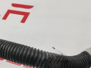 Патрубок системы охлаждения основной батареи, ориг. номер 1077596-00-C, Tesla Model 3 2017-2021