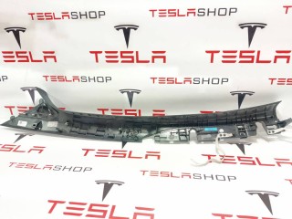 Накладка стойки А, ориг. номер 1035945-06-G, Tesla Model X 2015-2021