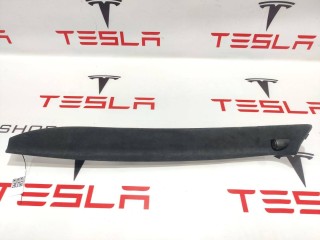 Накладка декоративная стойки A (магнит), ориг. номер 1050286-06-H, Tesla Model X 2015-2021