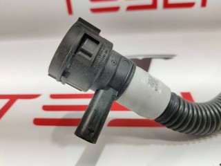 прочая запчасть, ориг. номер 1504721-00-B, Tesla Model 3 2017-2021