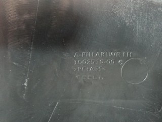 Накладка стойки А, ориг. номер 1002516-00-C, Tesla Model S 2012-2016