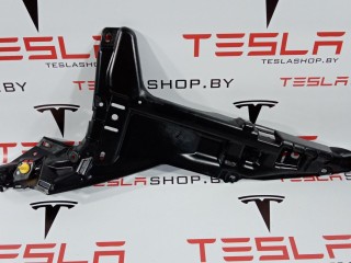 Кронштейн внутренний стойки C, ориг. номер 1009272-00-D, Tesla Model S 2012-2016