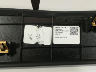 Накладка нижняя бардачка, ориг. номер 1002301-21-B, Tesla Model S 2012-2016