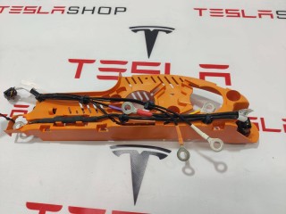 прочая запчасть, ориг. номер 1039577-00-F, 1041310-00-F, 1042876-00-C, Tesla Model S 2012-2016