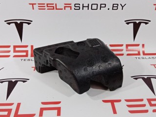 Упор направляющей сиденья, ориг. номер 1133023-00-D, Tesla Model 3 2017-2021