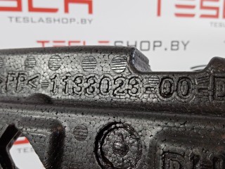 Упор направляющей сиденья, ориг. номер 1133023-00-D, Tesla Model 3 2017-2021