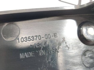 Кронштейн подсветки номера и хром накладки, ориг. номер 1046925-00-E, 1035370-00-E, Tesla Model X 2015-2021