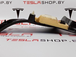 Накладка стойки С, ориг. номер 1086309-00-F, Tesla Model 3 2017-2021