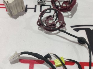 прочая запчасть, ориг. номер 1078426-00-E, 1110283-00-B, 1114927-00-H, Tesla Model Y 2020-2026