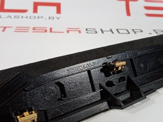 Накладка подъемной задней двери, ориг. номер 1055010-06-J, 1055024-00-B, Tesla Model X 2015-2021